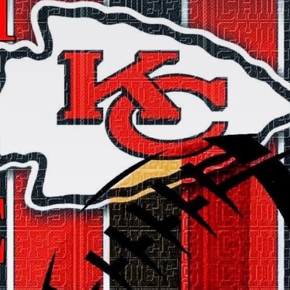 Live show like and share my flyer that way you know I’m live deals and steals❤️ - Picture 3 of 4